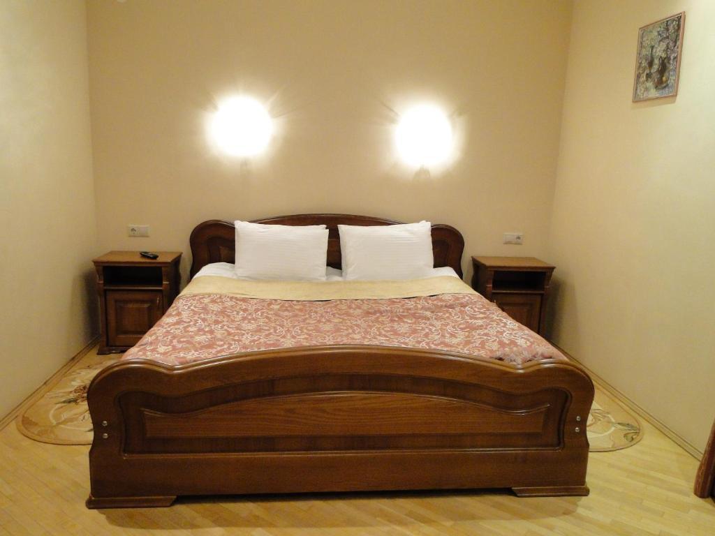 Red Stone Hotel Truszkavec Szoba fotó