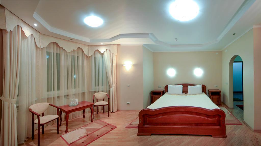 Red Stone Hotel Truszkavec Kültér fotó