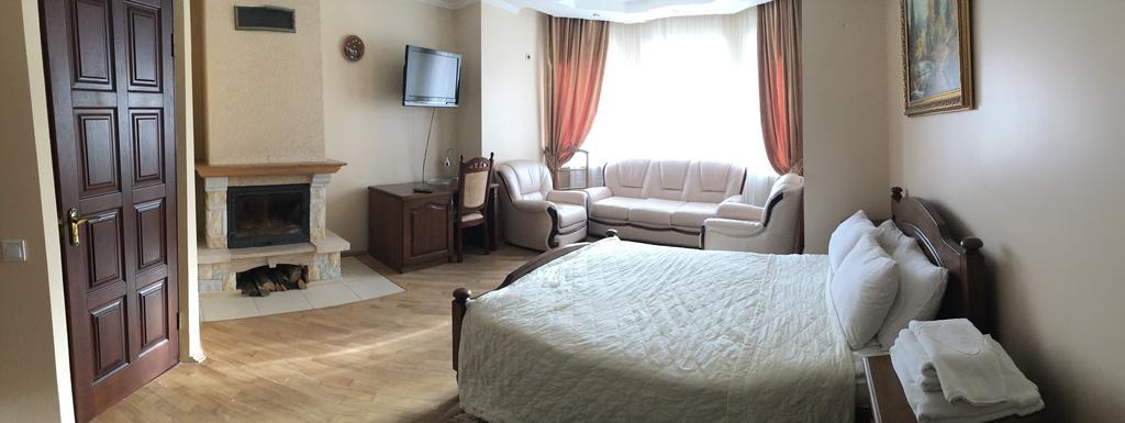 Red Stone Hotel Truszkavec Kültér fotó